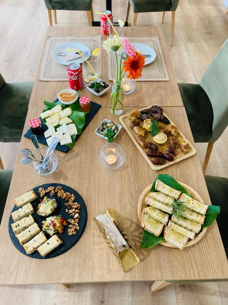 Ribeira House Bed & Breakfast มิแรนเดลา ภายนอก รูปภาพ